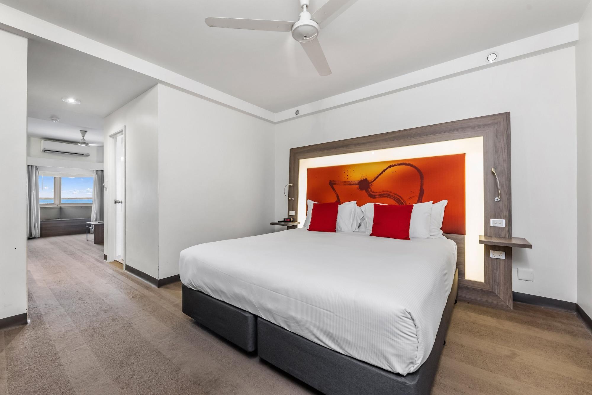 Novotel Cbd 4*